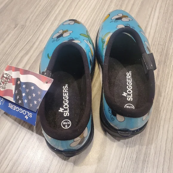 SLOGGERS Size 6 Garden Clogs Slip-On Aqua Blue Yard Rainwear Bumble Bee Floral - Picture 4 of 4